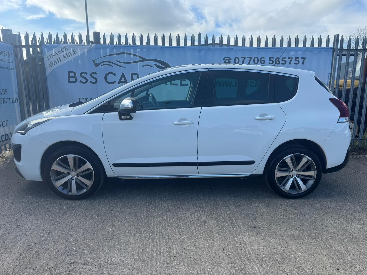 Used Peugeot 3008 2014 for sale - 77844619: Photo 4