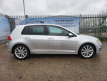 Used Volkswagen Golf 2014 for sale - 76734763: Photo