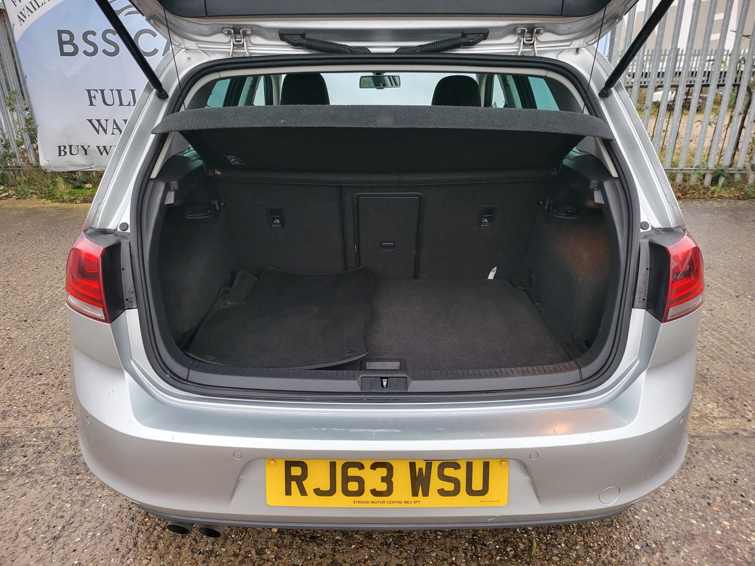 Used Volkswagen Golf 2014 for sale - 77079039: Photo 10