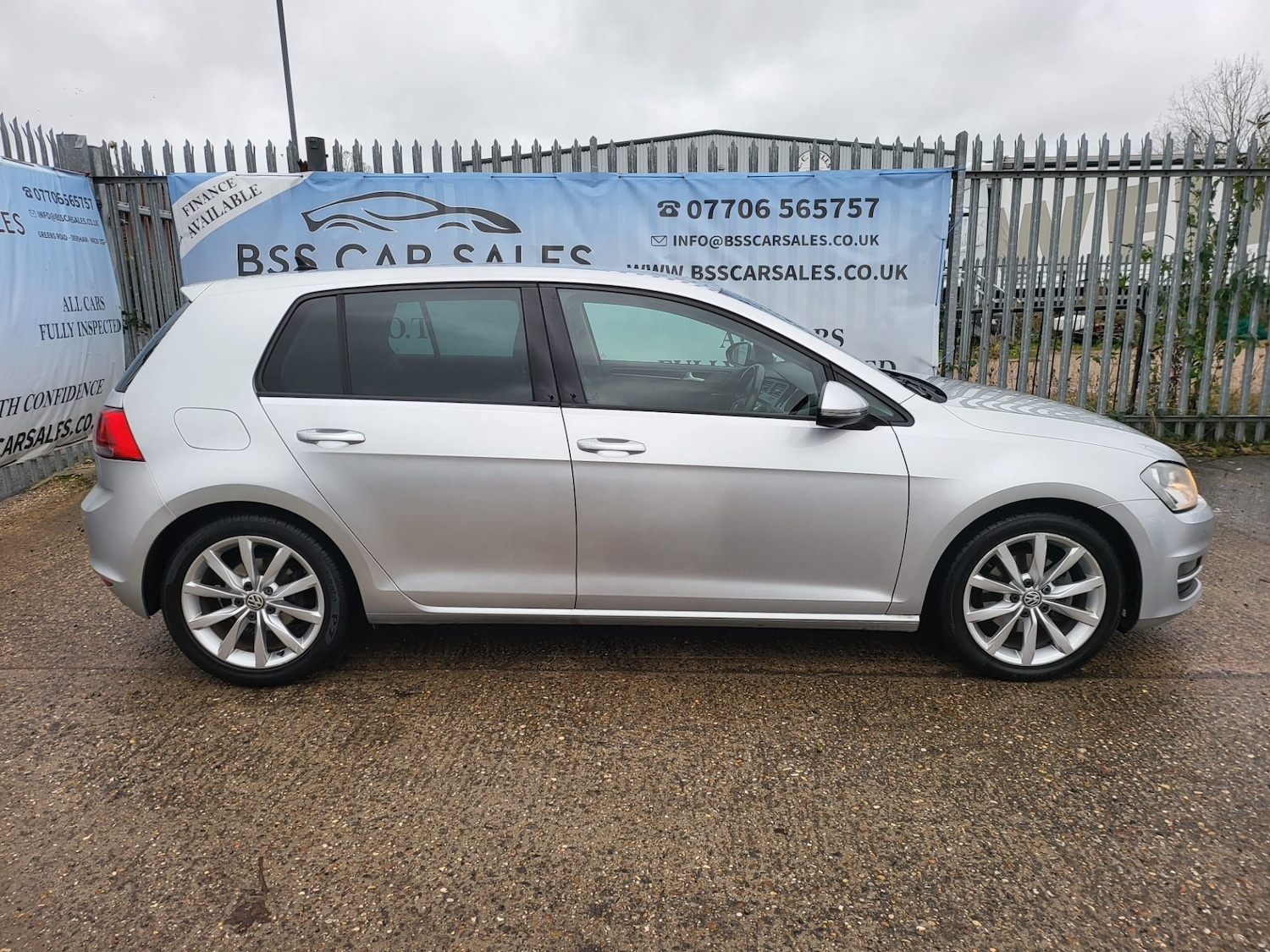 Used Volkswagen Golf 2014 for sale - 77079039: Photo 3