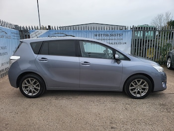Used Toyota Verso 2013 for sale - 76504799: Photo