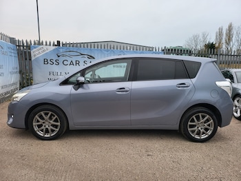 Used Toyota Verso 2013 for sale - 76504799: Photo