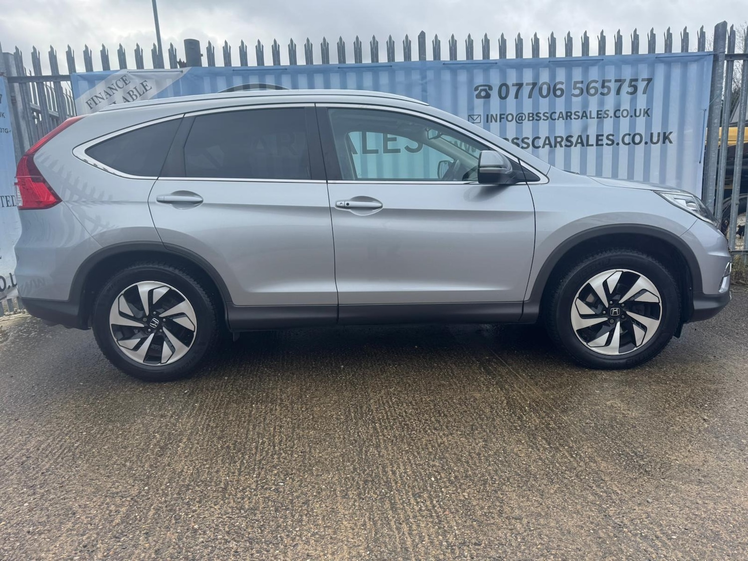 Used Honda CR-V 2017 for sale - 78064679: Photo 5