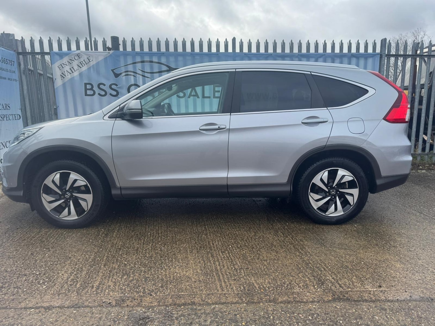 Used Honda CR-V 2017 for sale - 78064679: Photo 6