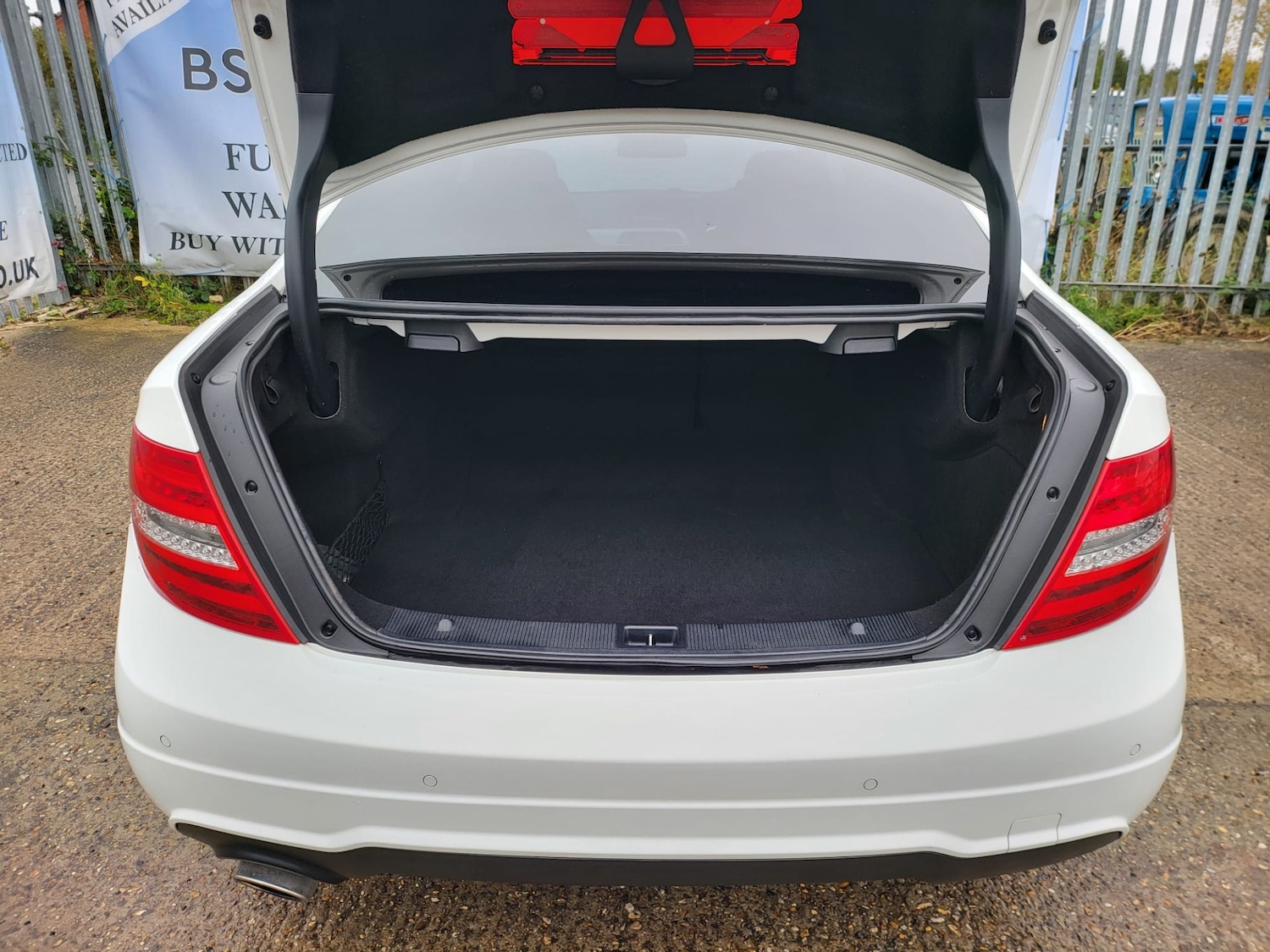 Used Mercedes-Benz C Class 2014 for sale - 76381940: Photo 10