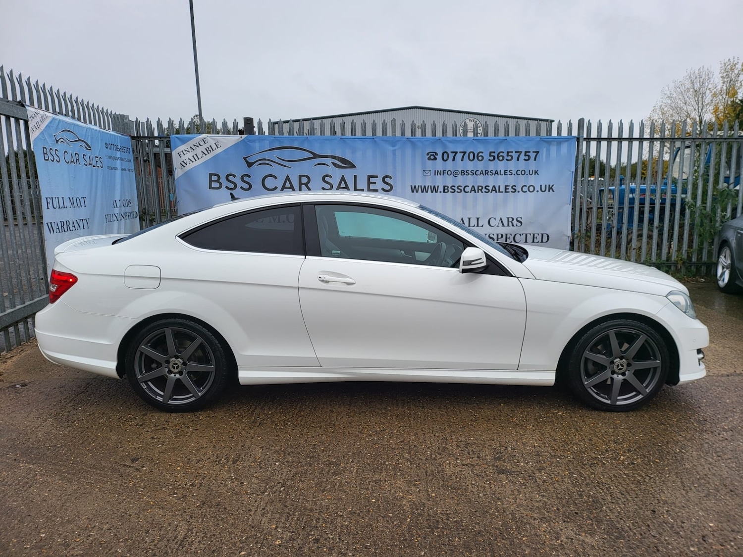 Used Mercedes-Benz C Class 2014 for sale - 76381940: Photo 3