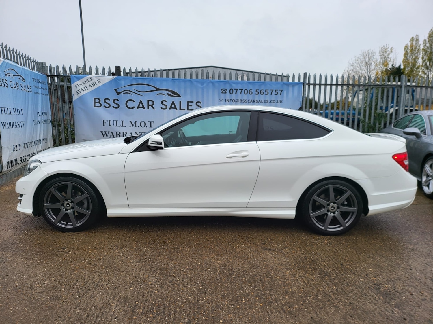 Used Mercedes-Benz C Class 2014 for sale - 76381940: Photo 4