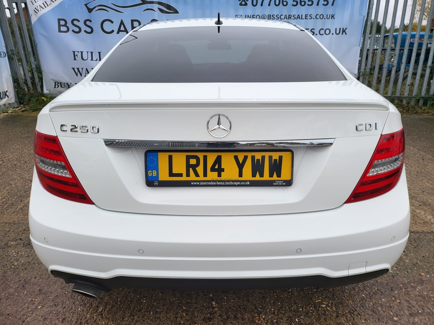 Used Mercedes-Benz C Class 2014 for sale - 76381940: Photo 8