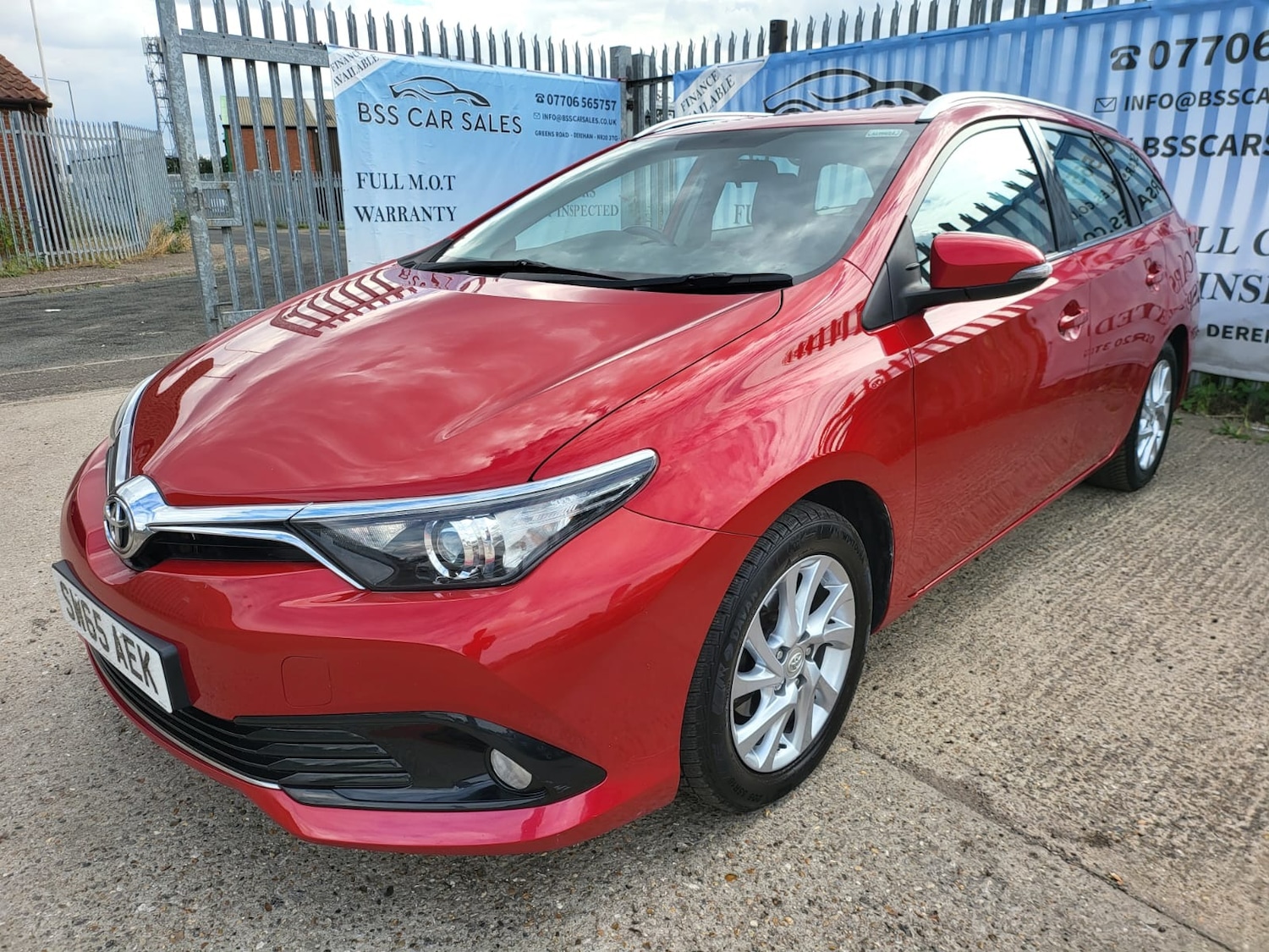 Used Toyota Auris 2015 for sale - 77220798: Photo 2
