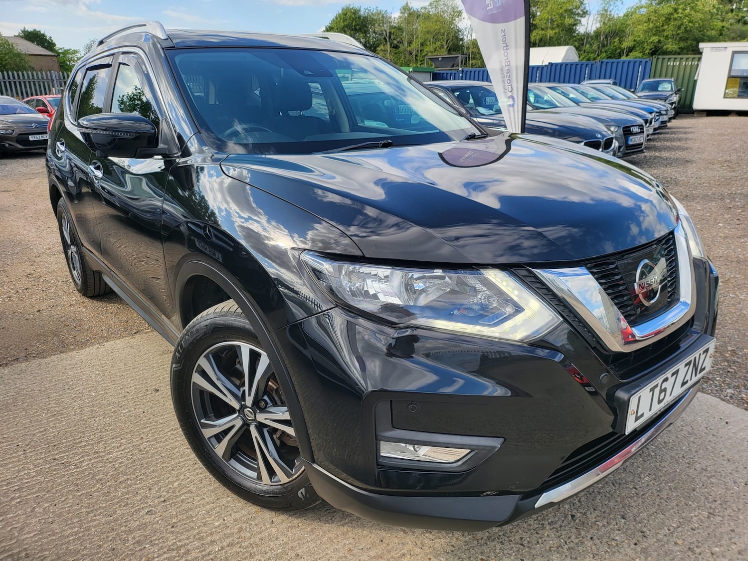 Used Nissan X-Trail 2017 for sale - 77004135: Photo 1