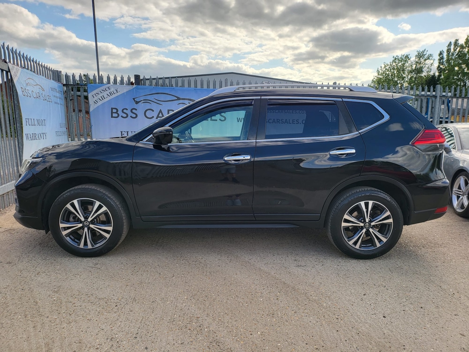 Used Nissan X-Trail 2017 for sale - 77004135: Photo 24