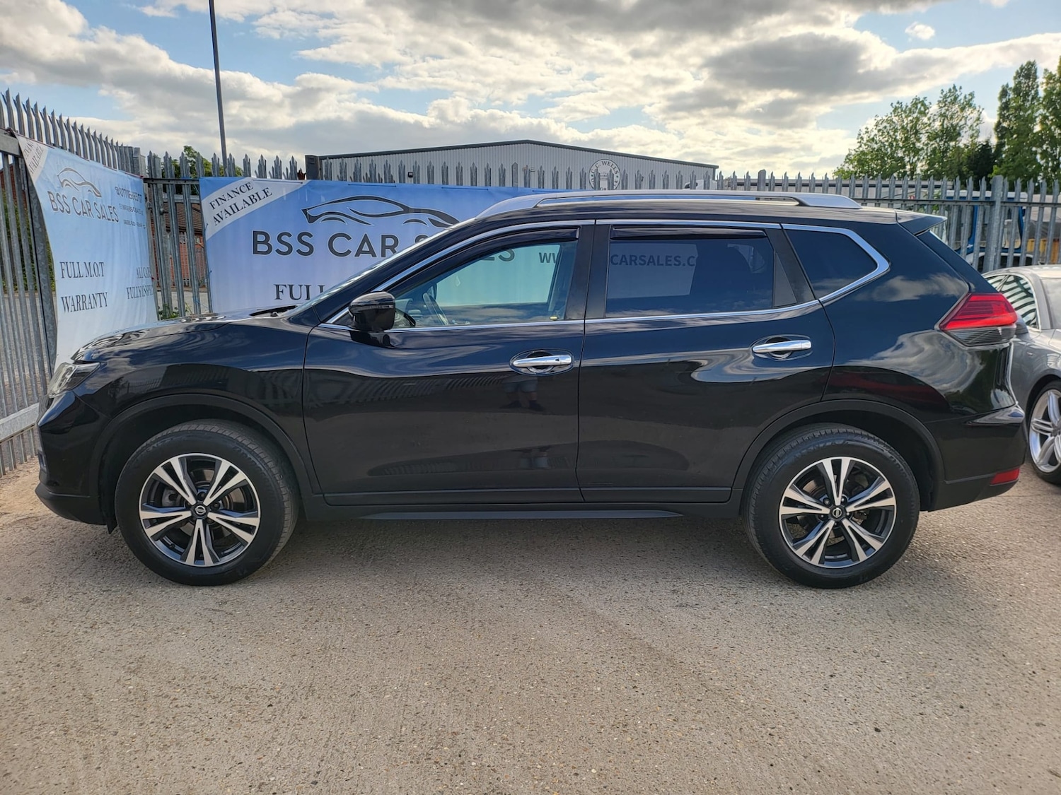 Used Nissan X-Trail 2017 for sale - 77004135: Photo 4