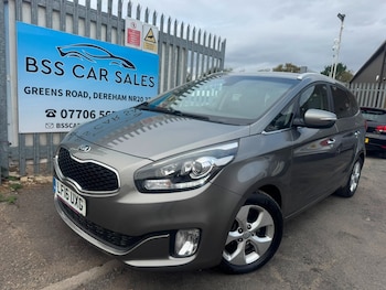 Used Kia Carens 2016 for sale - 79548559: Photo