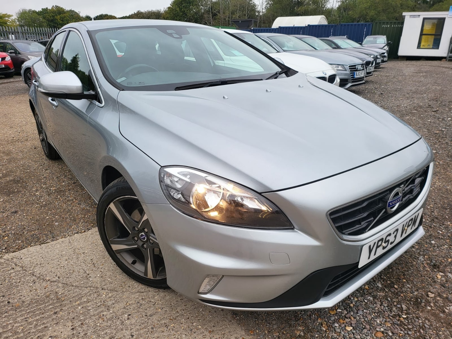 Used Volvo V40 2013 for sale - 76565275: Photo 1