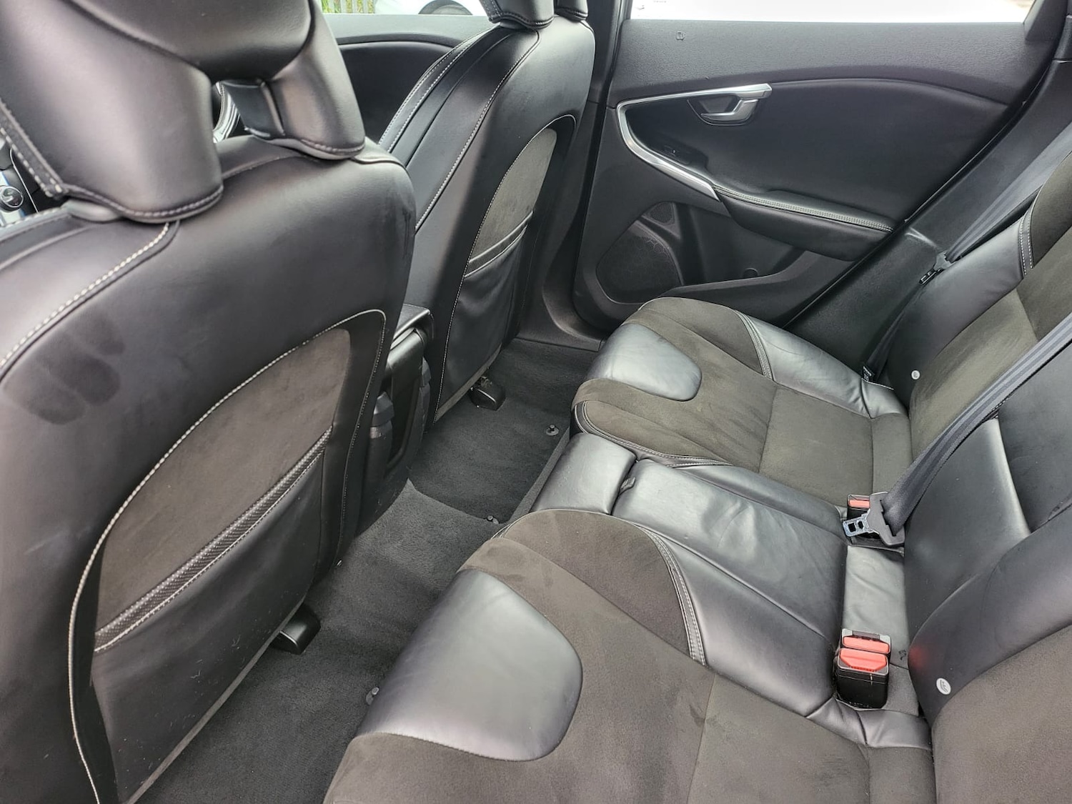 Used Volvo V40 2013 for sale - 76565275: Photo 19