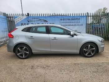 Used Volvo V40 2013 for sale - 76565275: Photo