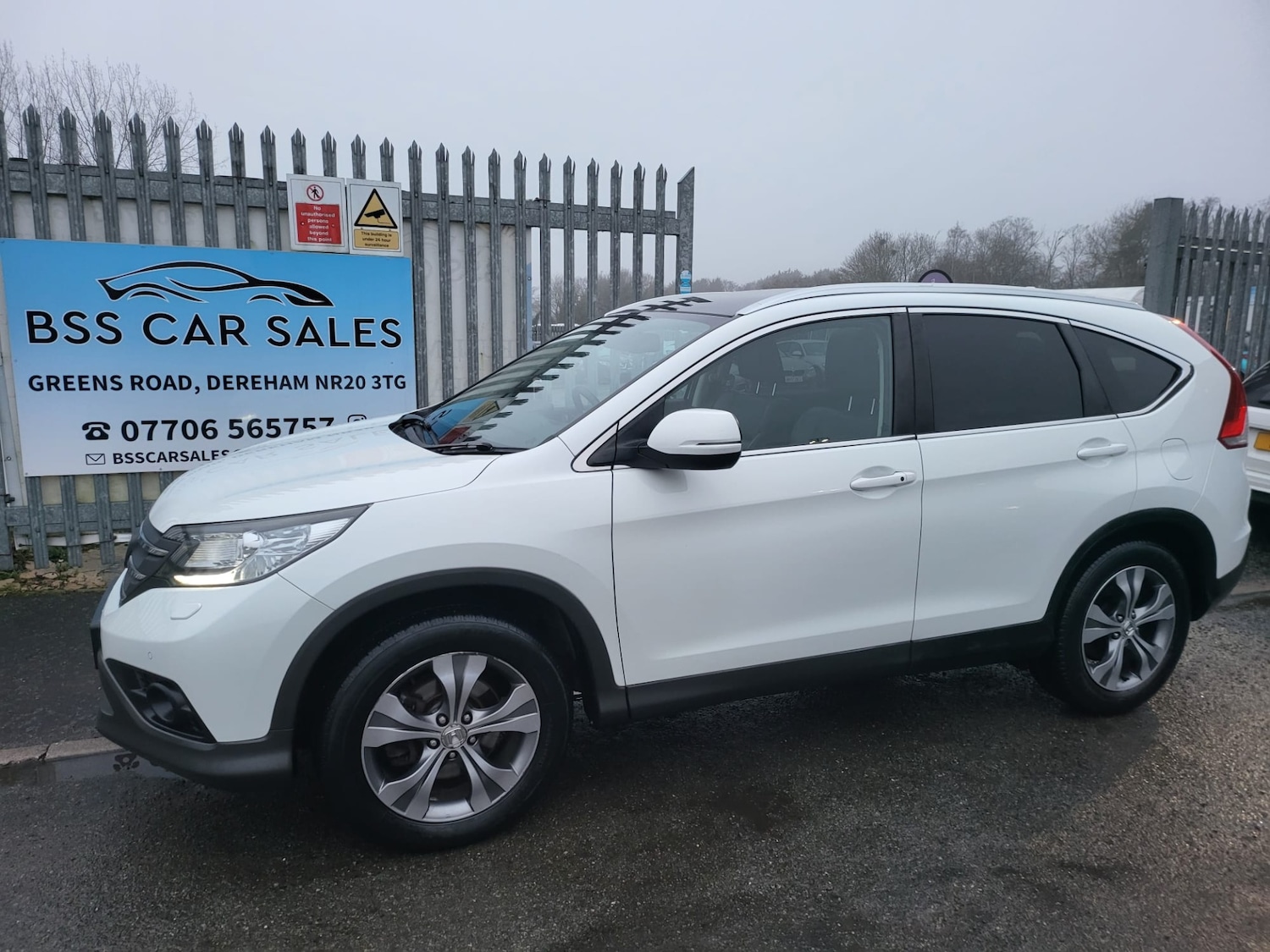 Used Honda CR-V 2015 for sale - 78012997: Photo 2
