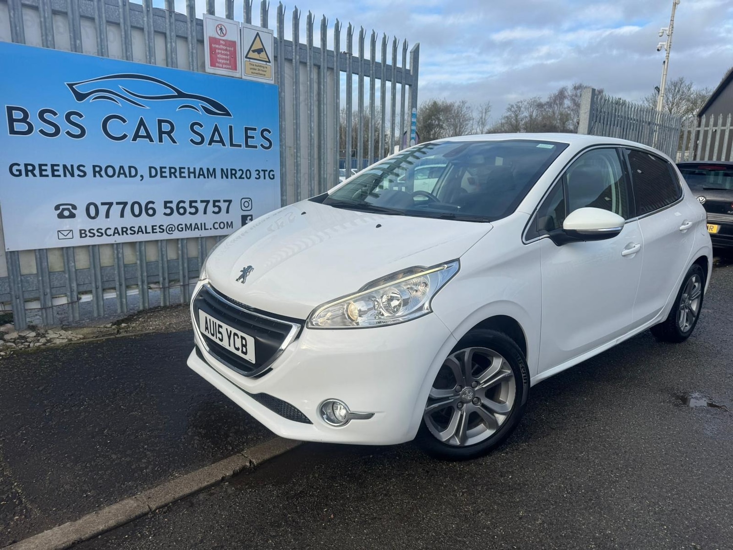 Used Peugeot 208 2015 for sale - 78064895: Photo 2
