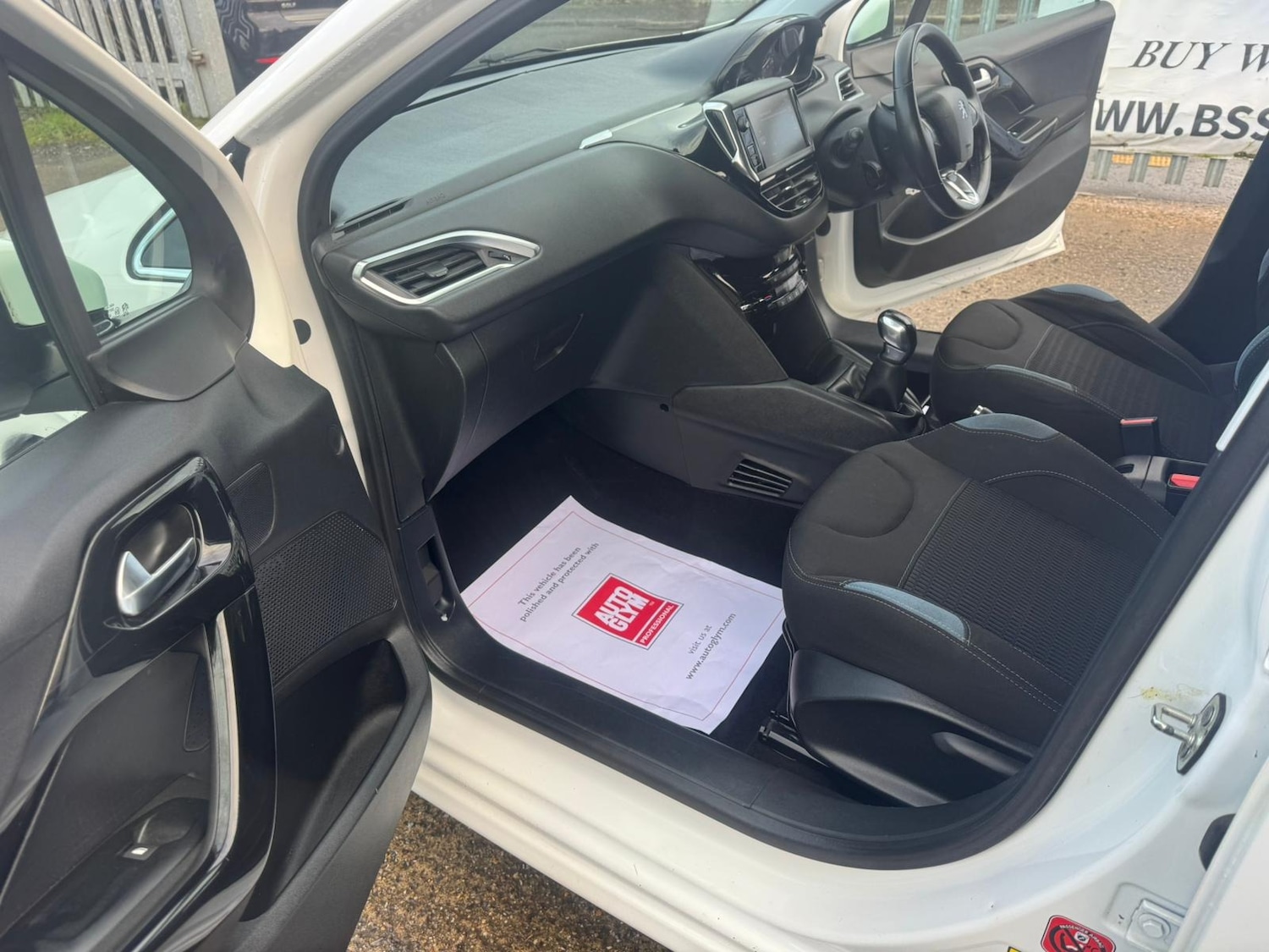 Used Peugeot 208 2015 for sale - 78064895: Photo 21