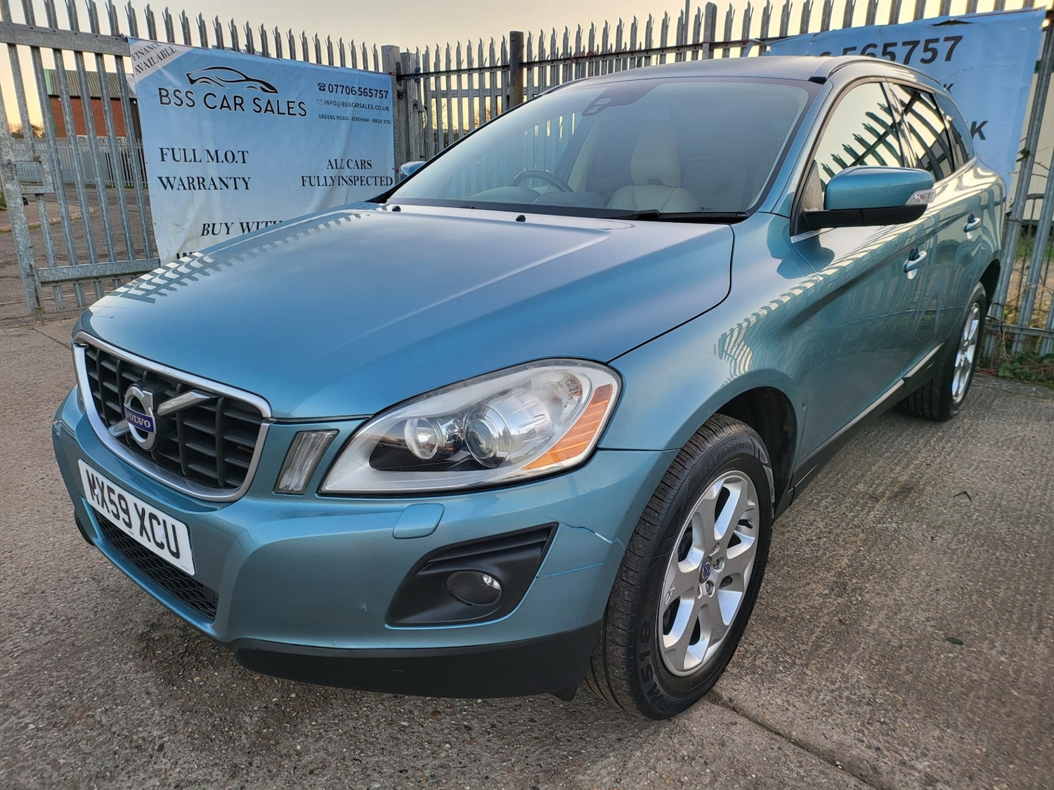 Used Volvo XC60 2009 for sale - 76948273: Photo 2