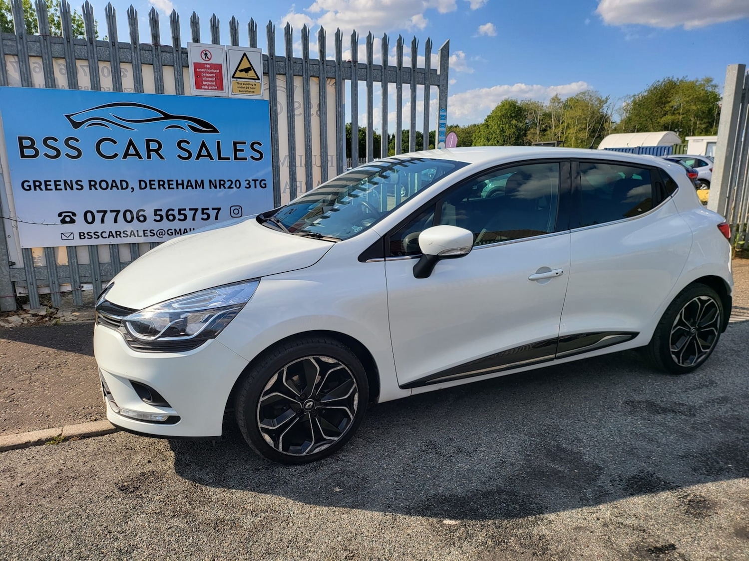 Used Renault Clio 2019 for sale - 78012650: Photo 2