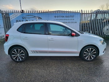 Used Volkswagen Polo 2017 for sale - 77557105: Photo