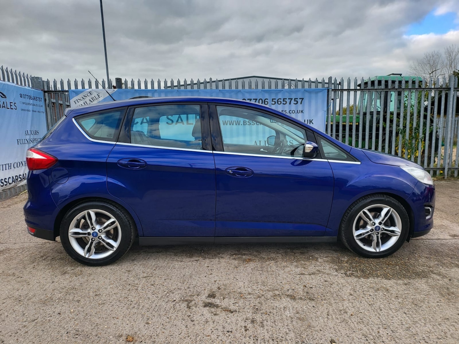 Used Ford C-Max 2014 for sale - 76578244: Photo 3