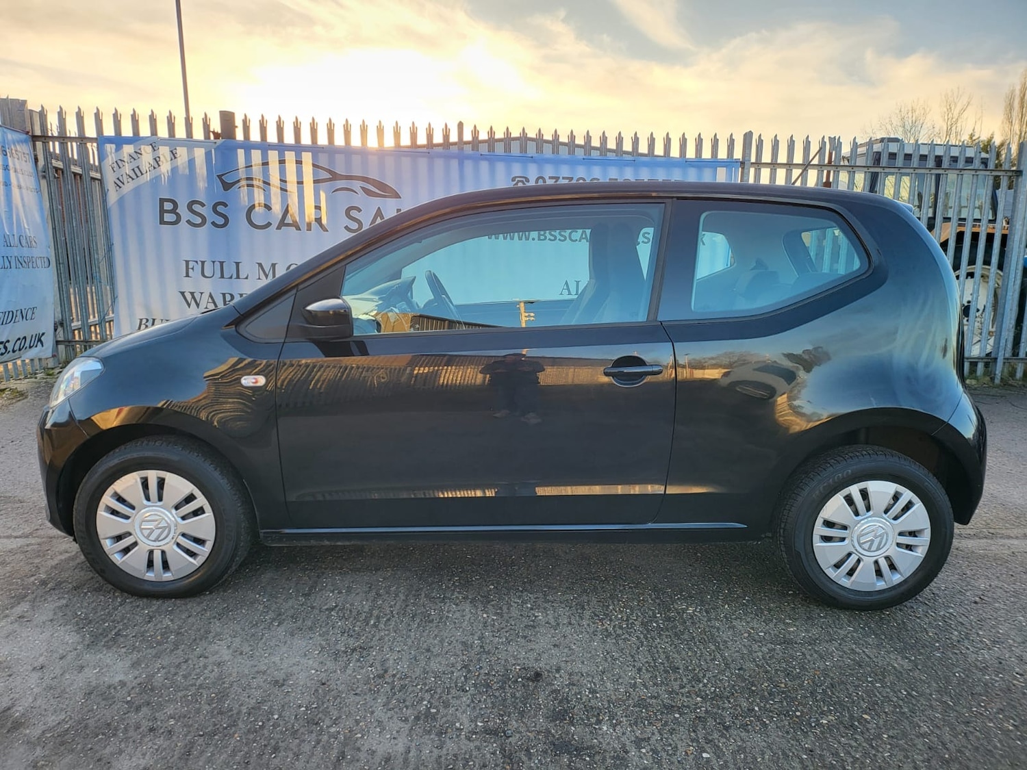 Used Volkswagen up! 2015 for sale - 77310487: Photo 4