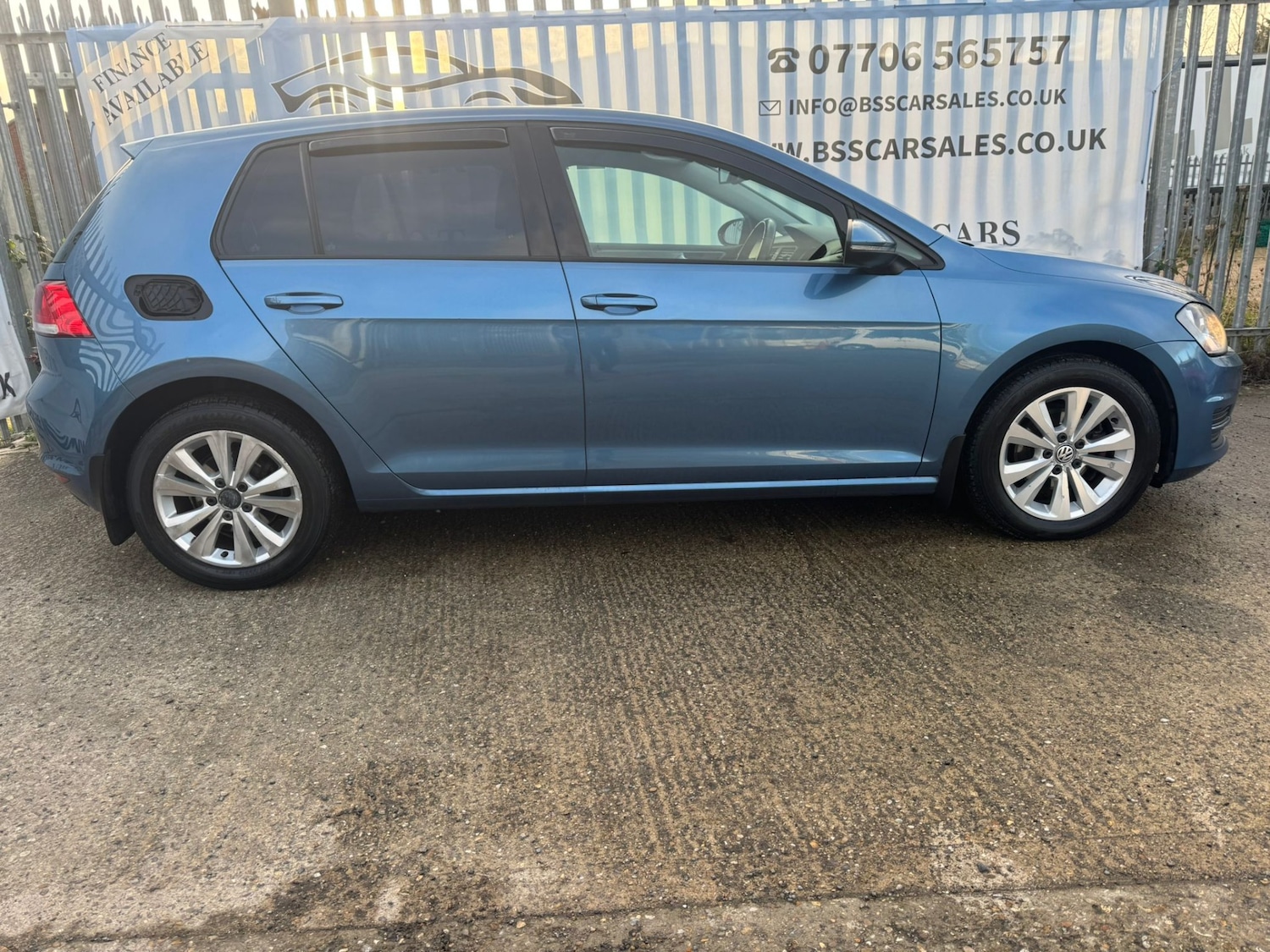 Used Volkswagen Golf 2014 for sale - 77077941: Photo 3