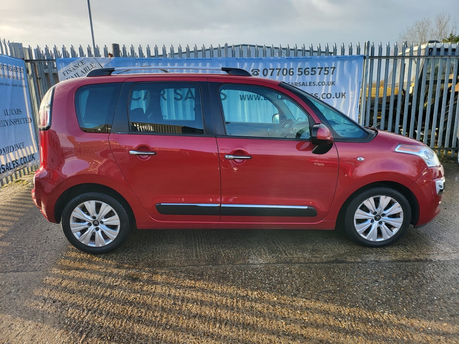 Used Citroen C3 Picasso 2014 for sale - 77159247: Photo 3
