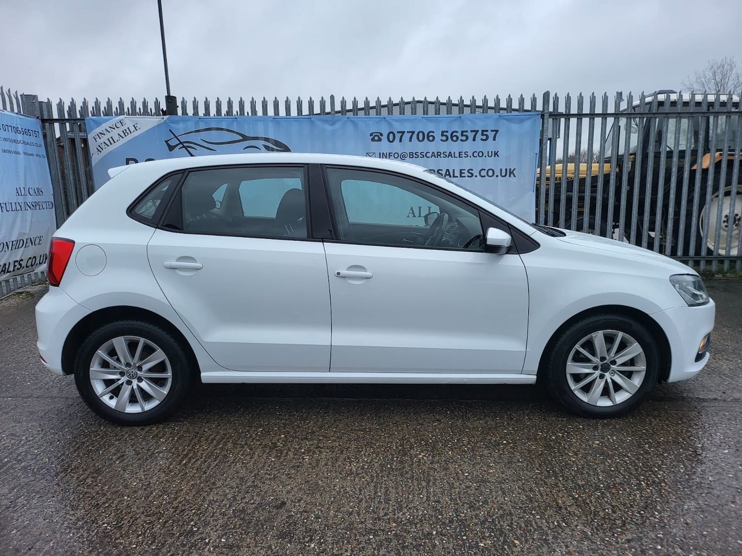 Used Volkswagen Polo 2015 for sale - 77297354: Photo 3