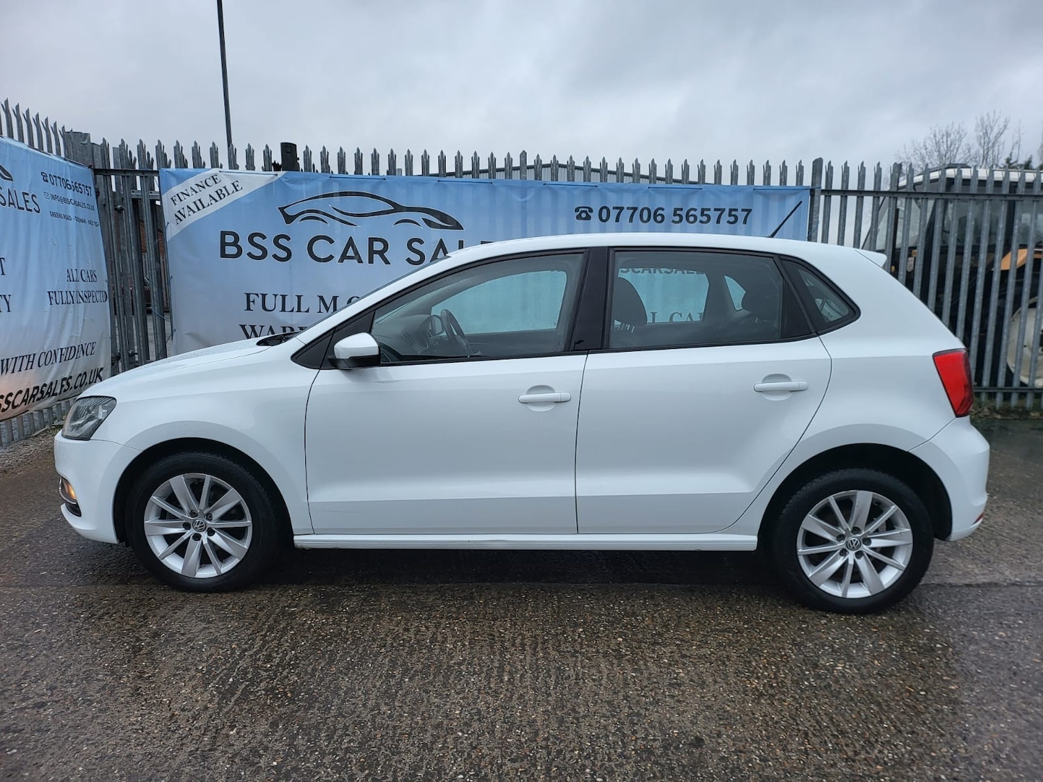 Used Volkswagen Polo 2015 for sale - 77297354: Photo 4