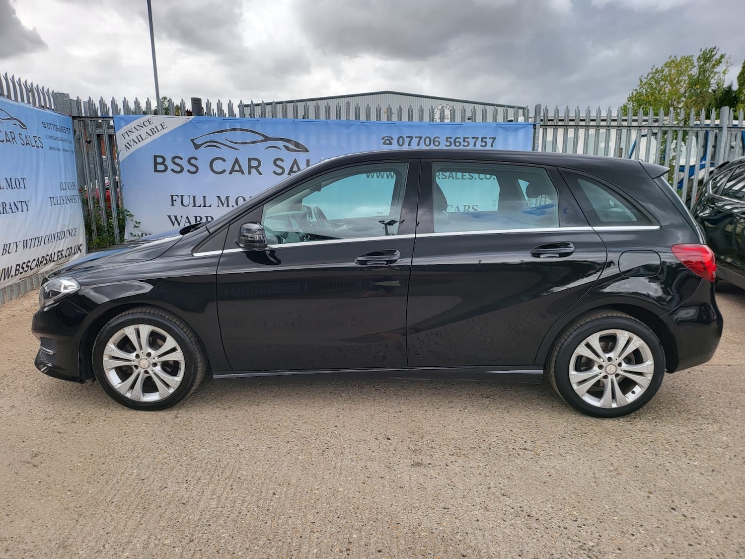 Used Mercedes-Benz B Class 2017 for sale - 76490385: Photo 4