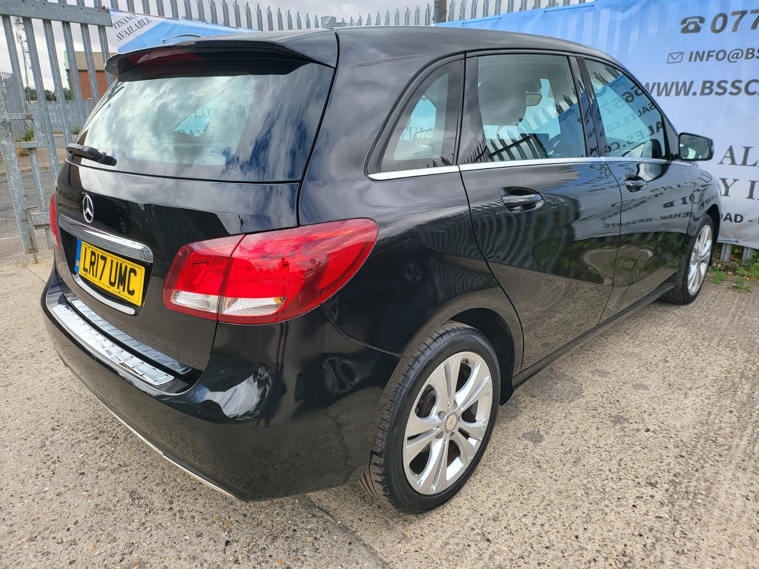 Used Mercedes-Benz B Class 2017 for sale - 76490385: Photo 5