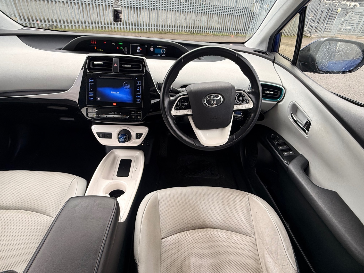 Used Toyota Prius 2016 for sale - 77569804: Photo 33