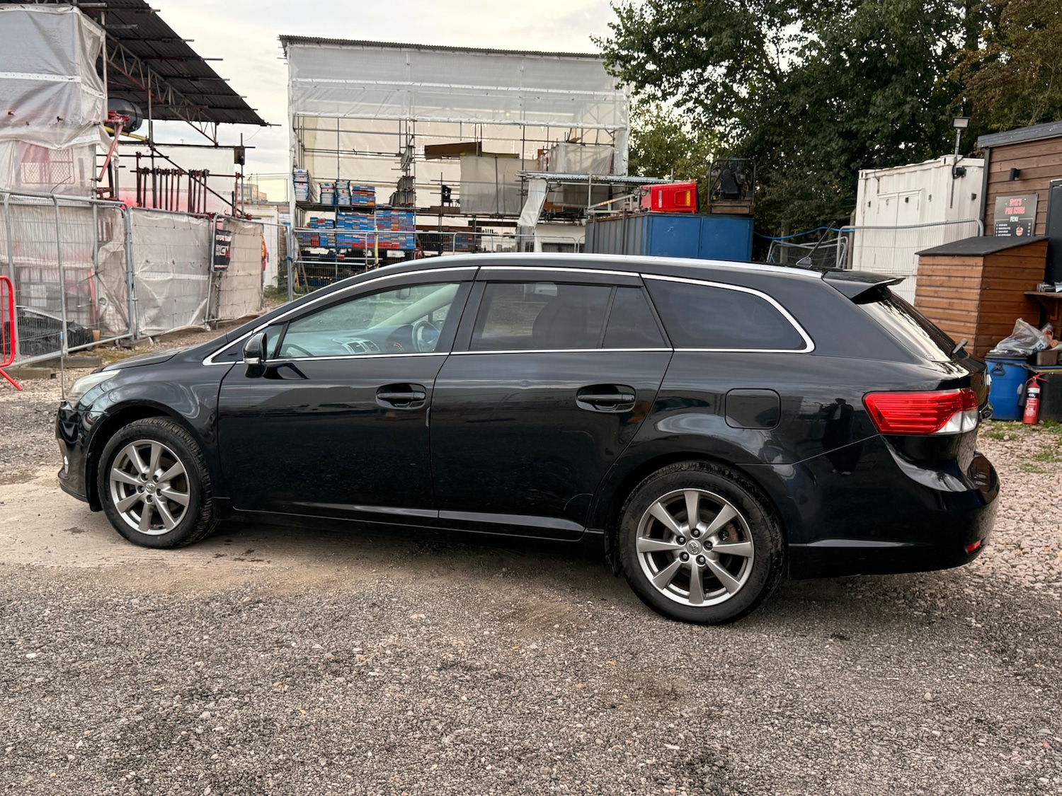 Used Toyota Avensis 2014 for sale - 76196256: Photo 14