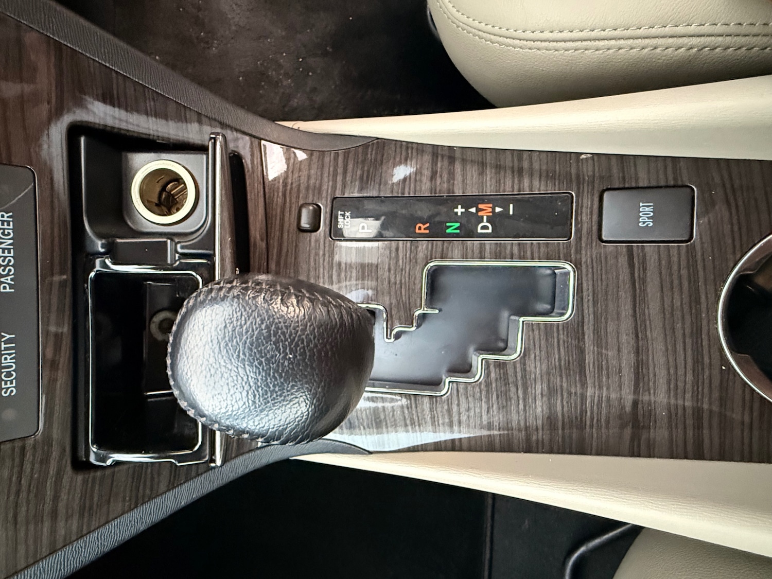 Used Toyota Avensis 2014 for sale - 76196256: Photo 36