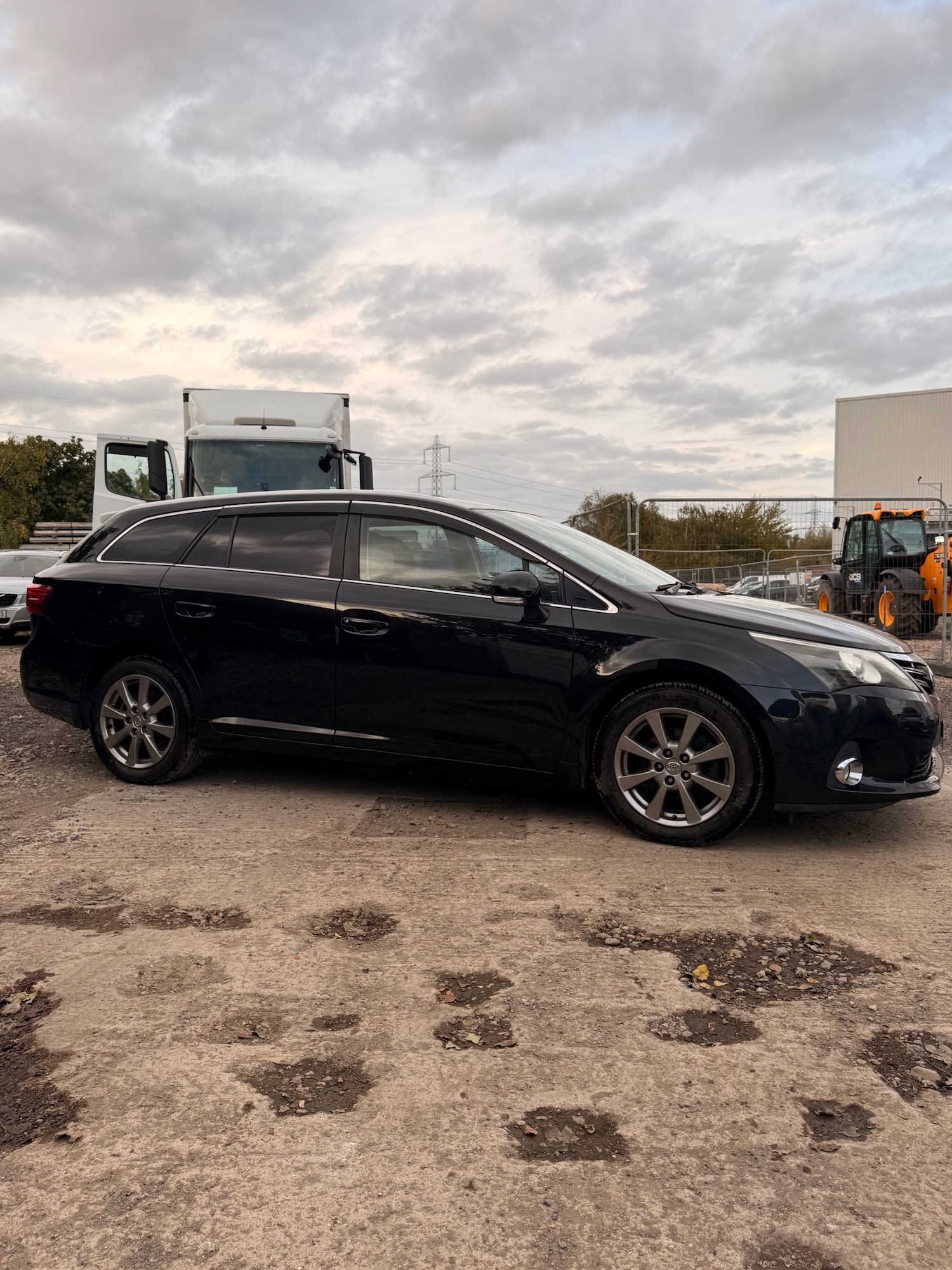 Used Toyota Avensis 2014 for sale - 76196256: Photo 4