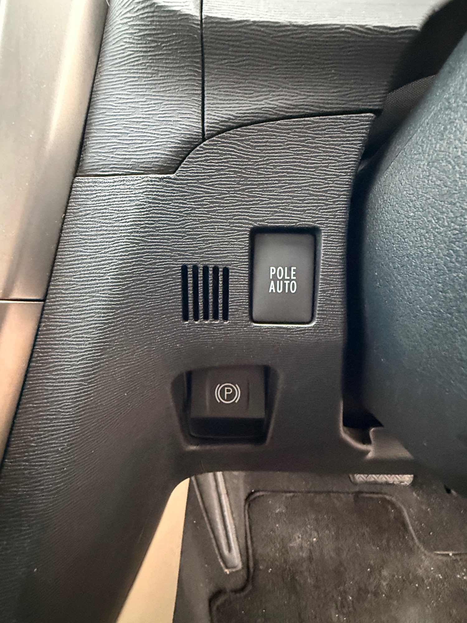 Used Toyota Avensis 2014 for sale - 76196256: Photo 40