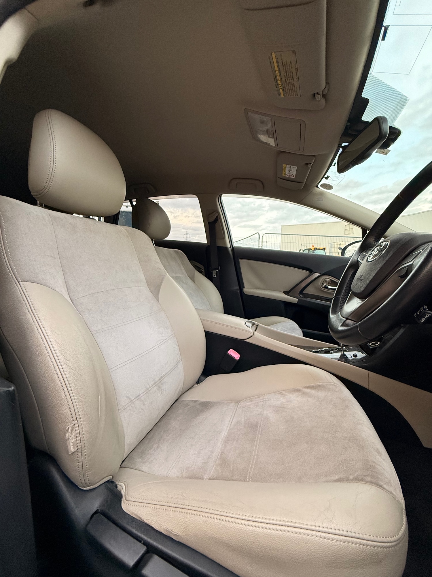 Used Toyota Avensis 2014 for sale - 76196256: Photo 42