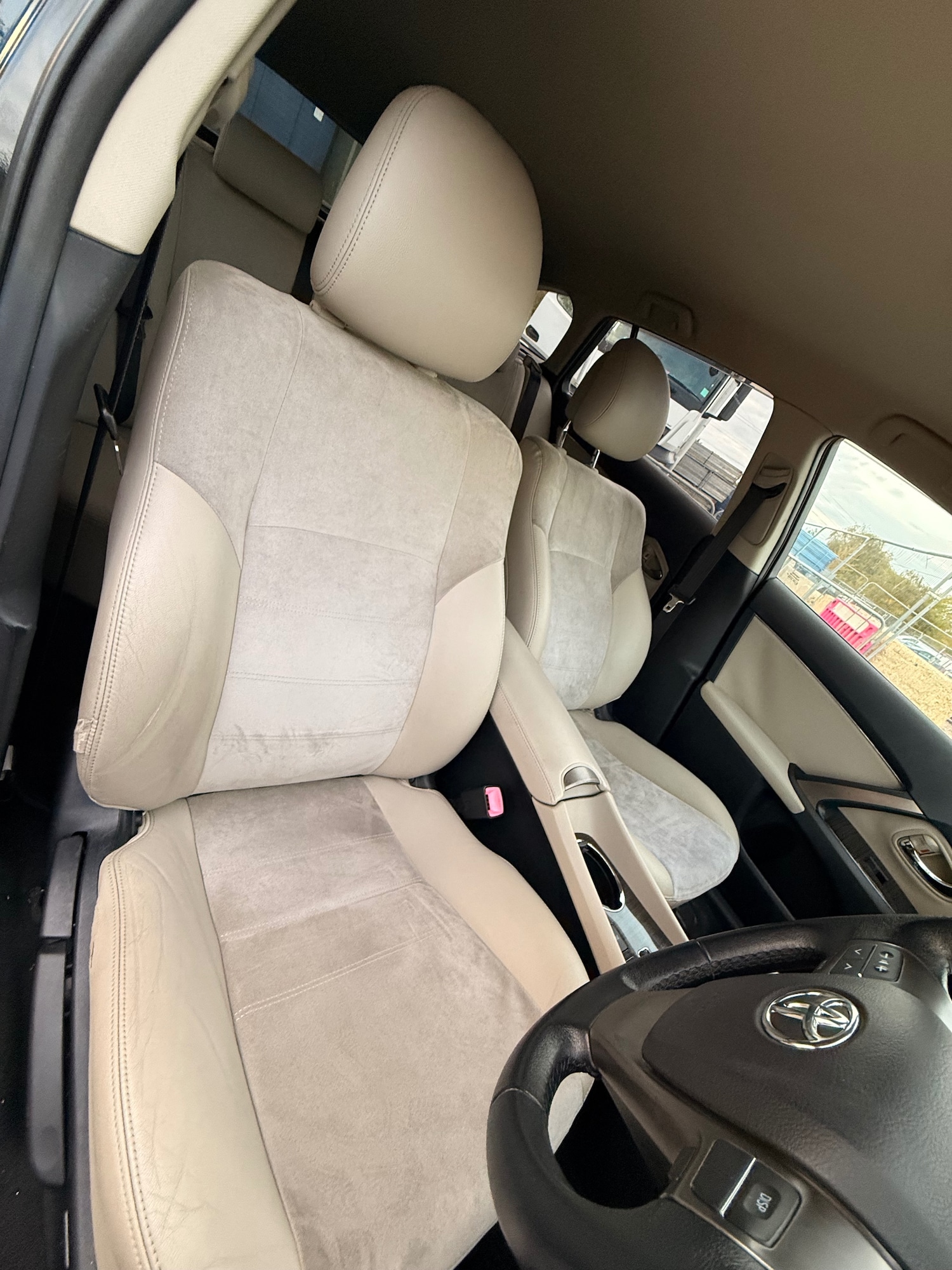 Used Toyota Avensis 2014 for sale - 76196256: Photo 43