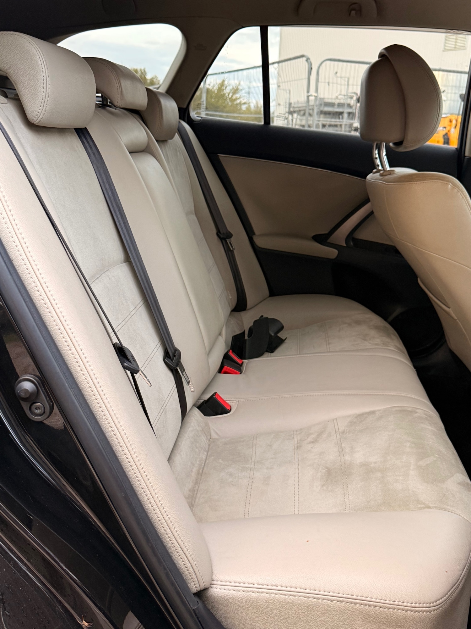 Used Toyota Avensis 2014 for sale - 76196256: Photo 46