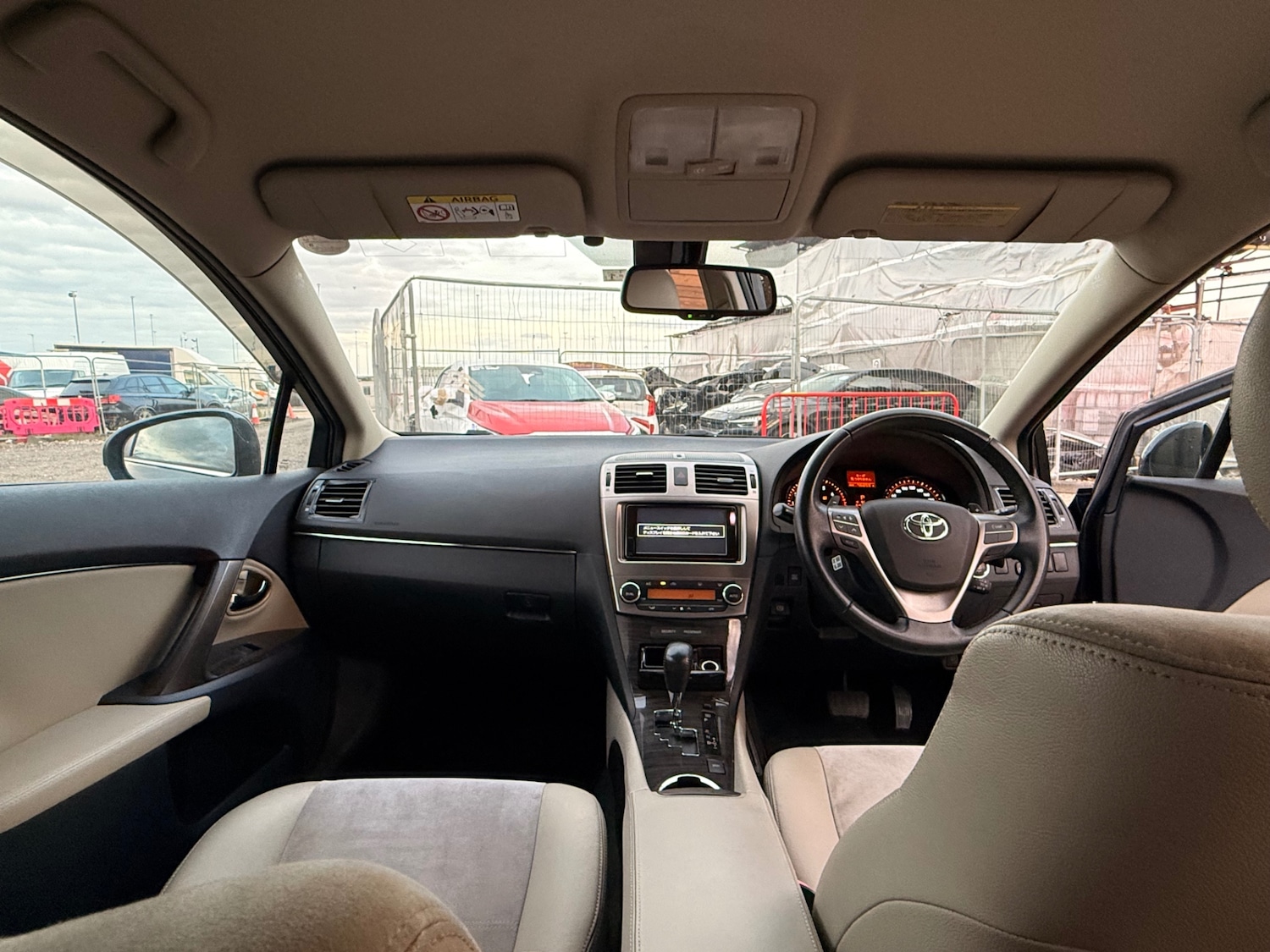 Used Toyota Avensis 2014 for sale - 76196256: Photo 55