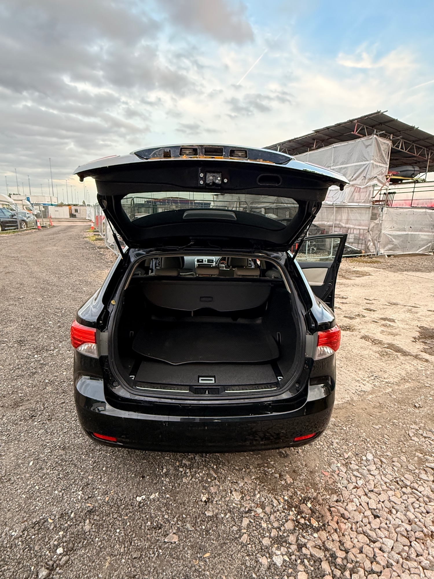 Used Toyota Avensis 2014 for sale - 76196256: Photo 56