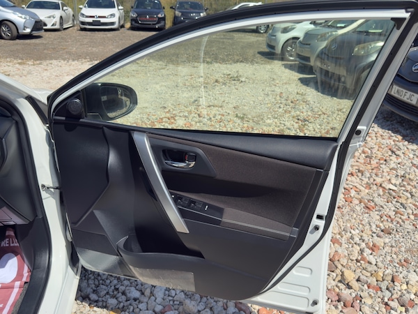 Used Toyota Auris 2025 for sale - 76195977: Photo 35