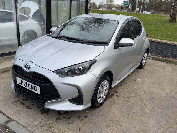 Used Toyota Yaris 2025 for sale - 73992697: Photo 2