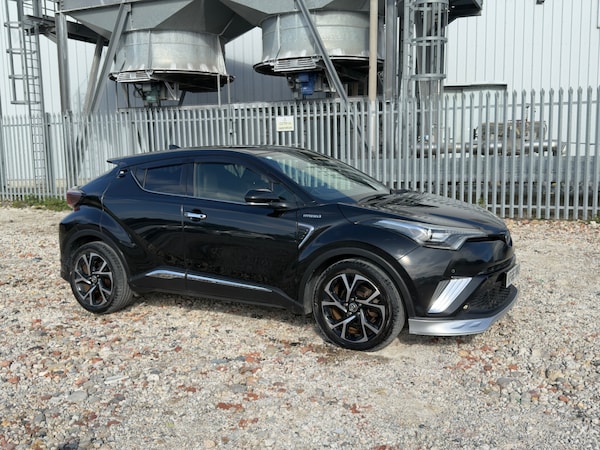 Used Toyota C-HR 2017 for sale - 75115326: Photo 1