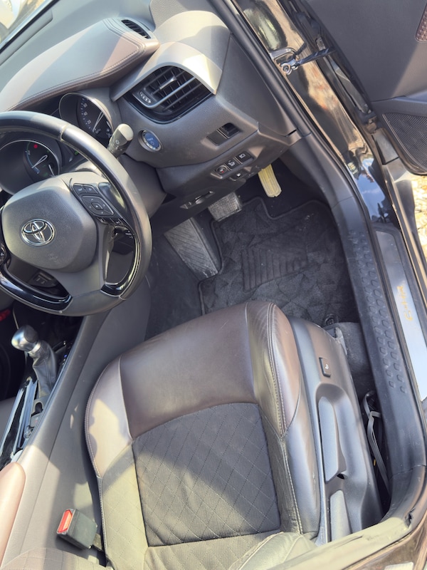 Used Toyota C-HR 2017 for sale - 75115326: Photo 25