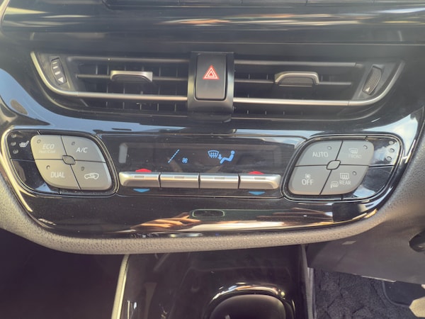 Used Toyota C-HR 2017 for sale - 75115326: Photo 34