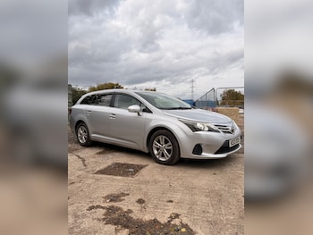 Used Toyota Avensis 2013 for sale - 76430621: Photo